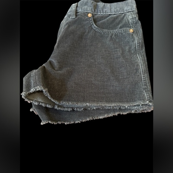 GAP Women's Corduroy Shorts - Picture 8 of 8